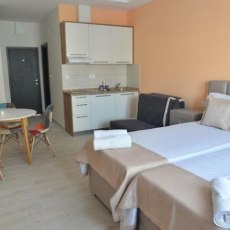 Helada Apartments Tivat Buitenkant foto