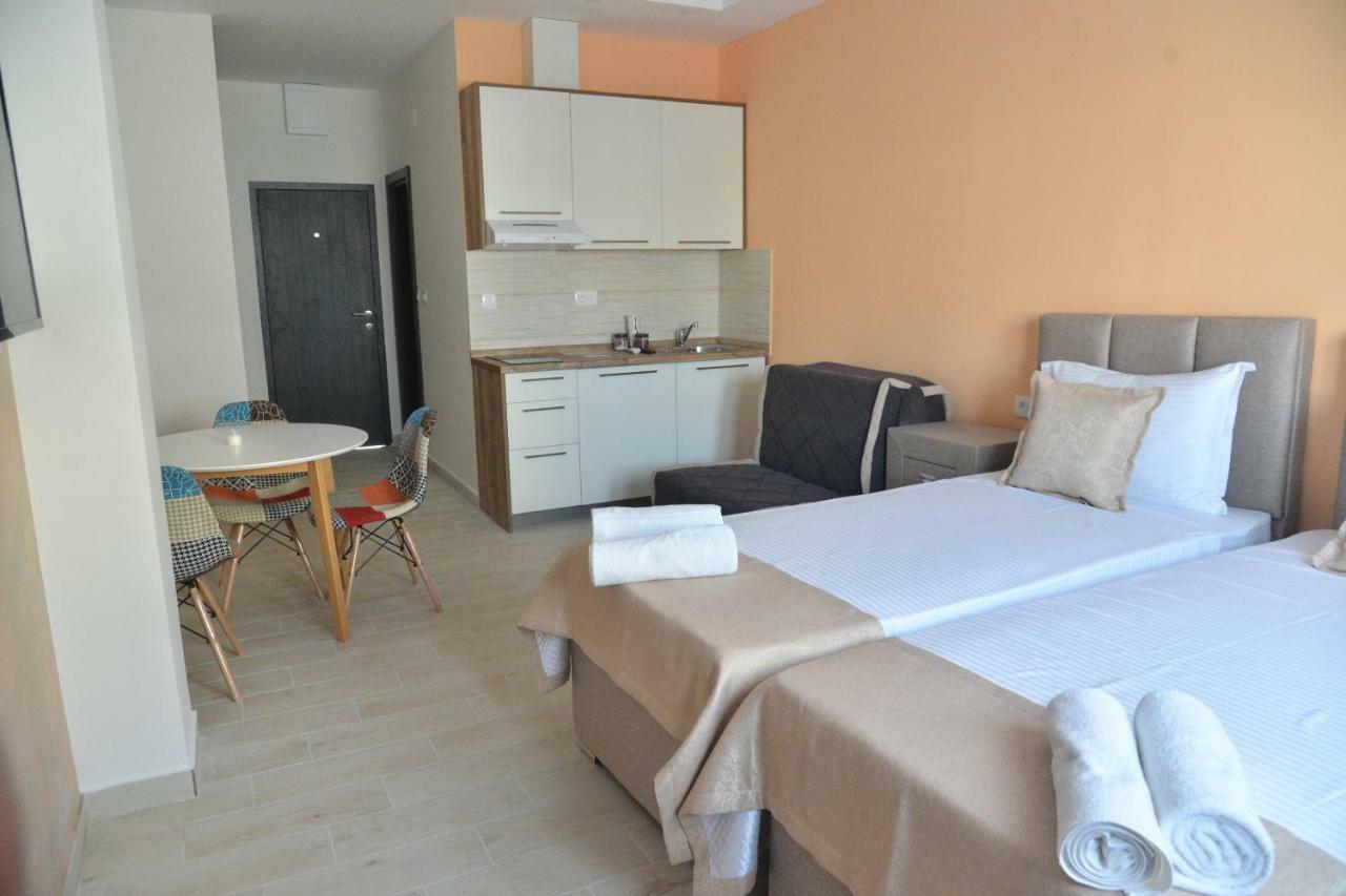 Helada Apartments Tivat Buitenkant foto