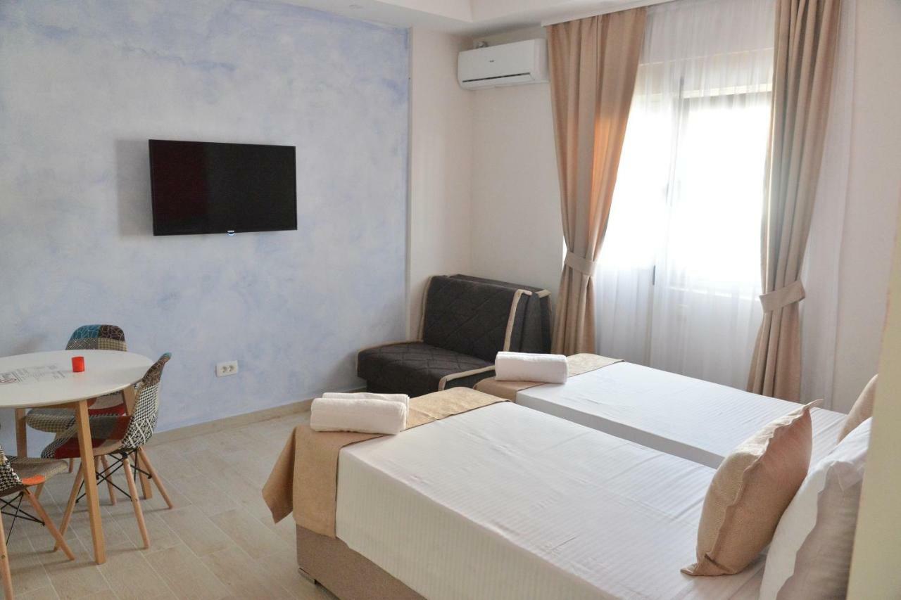 Helada Apartments Tivat Buitenkant foto