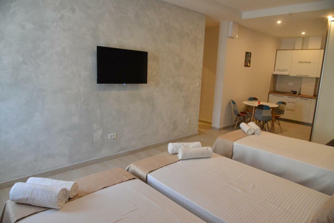 Helada Apartments Tivat Buitenkant foto
