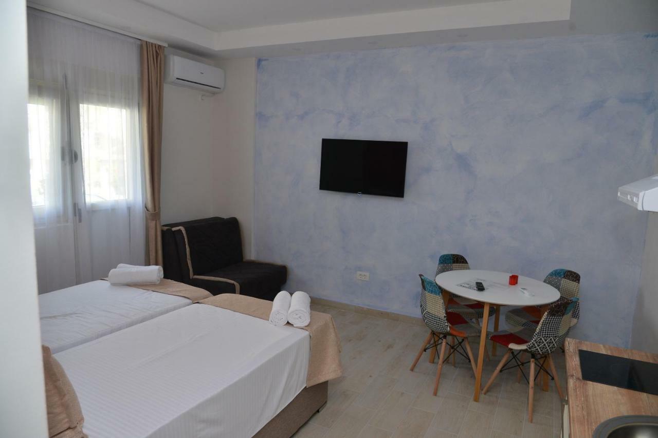 Helada Apartments Tivat Buitenkant foto