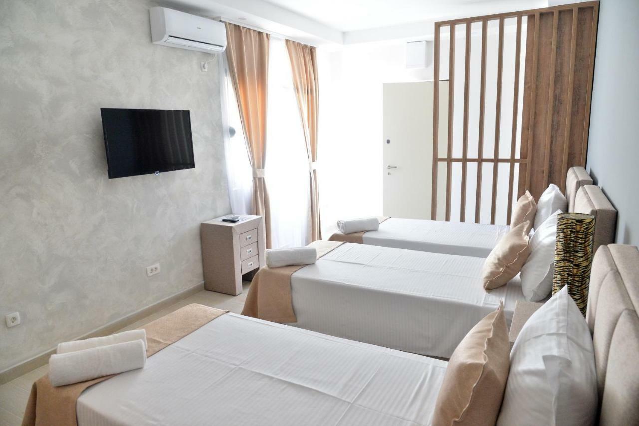 Helada Apartments Tivat Buitenkant foto