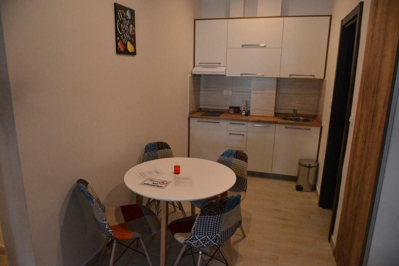 Helada Apartments Tivat Buitenkant foto