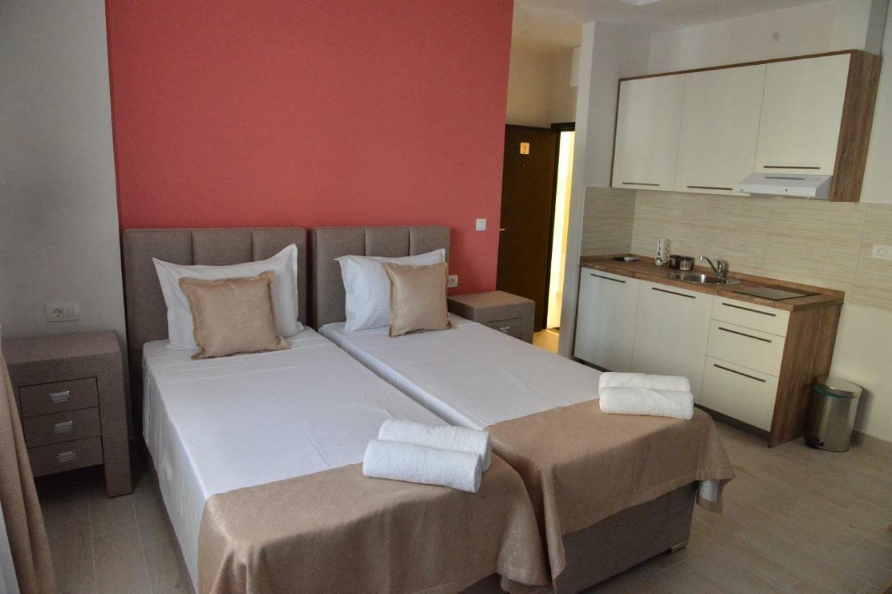 Helada Apartments Tivat Buitenkant foto