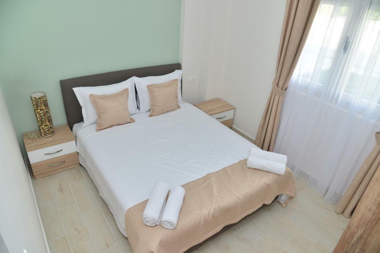 Helada Apartments Tivat Buitenkant foto