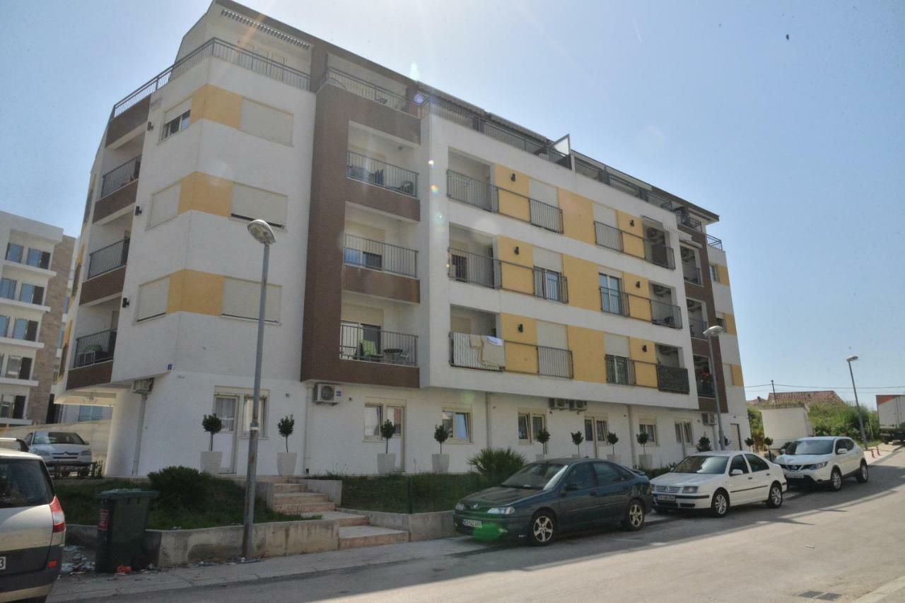 Helada Apartments Tivat Buitenkant foto
