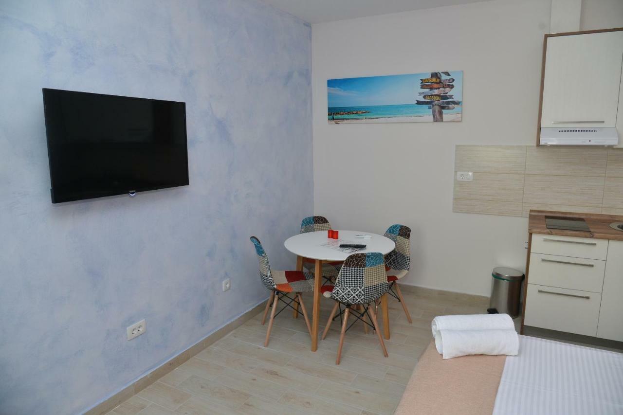 Helada Apartments Tivat Buitenkant foto