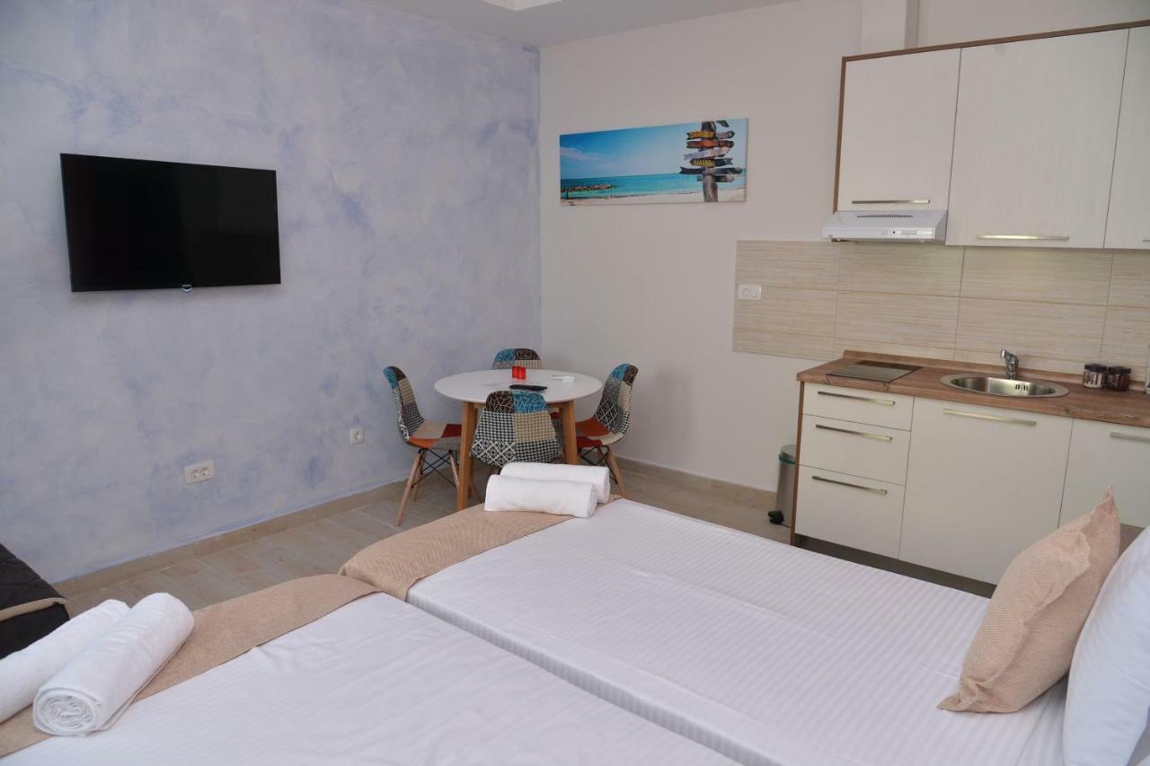 Helada Apartments Tivat Buitenkant foto