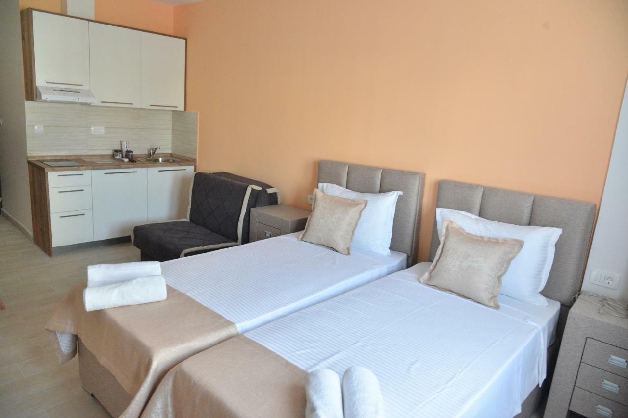 Helada Apartments Tivat Buitenkant foto