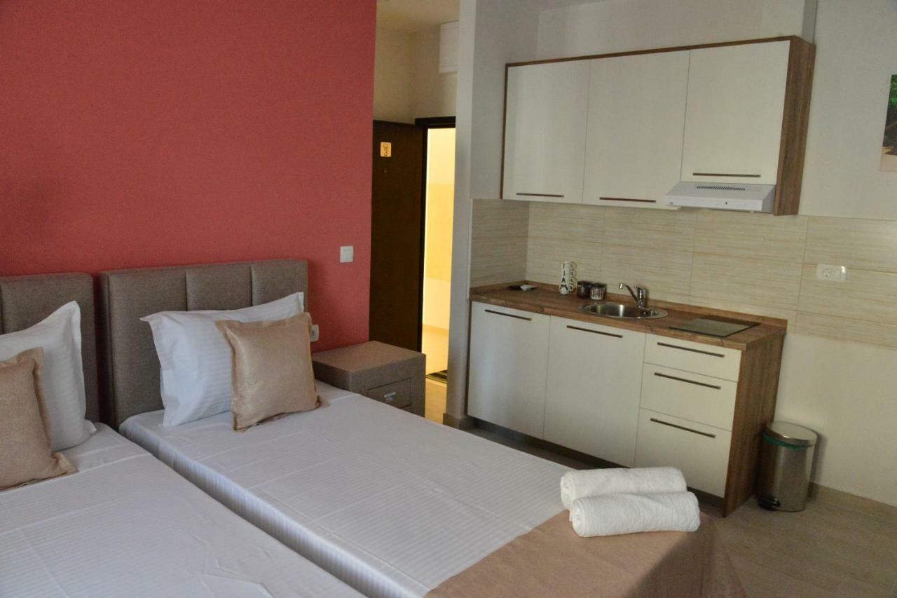 Helada Apartments Tivat Buitenkant foto