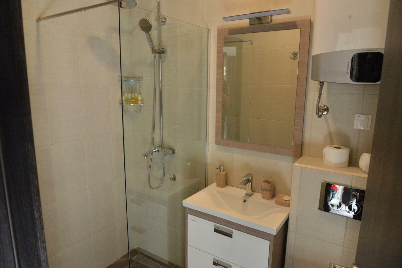 Helada Apartments Tivat Buitenkant foto