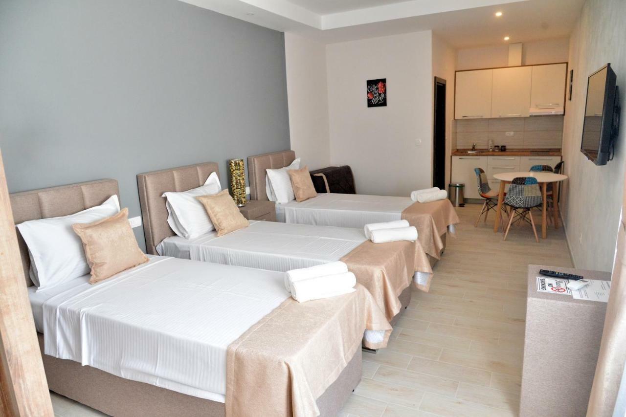 Helada Apartments Tivat Buitenkant foto