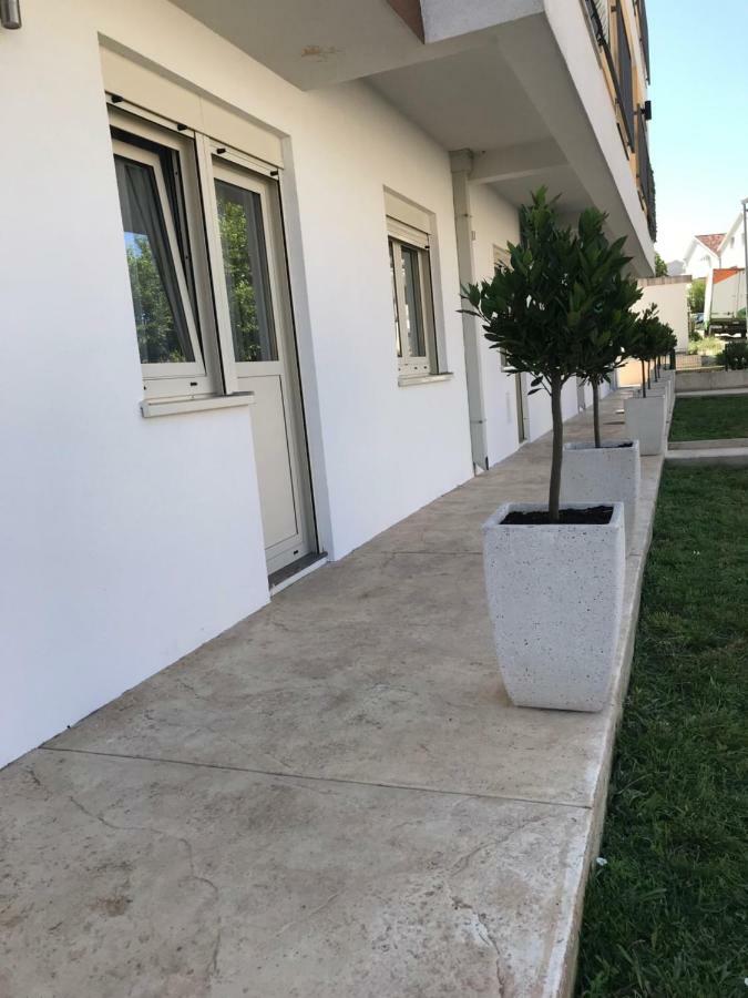 Helada Apartments Tivat Buitenkant foto